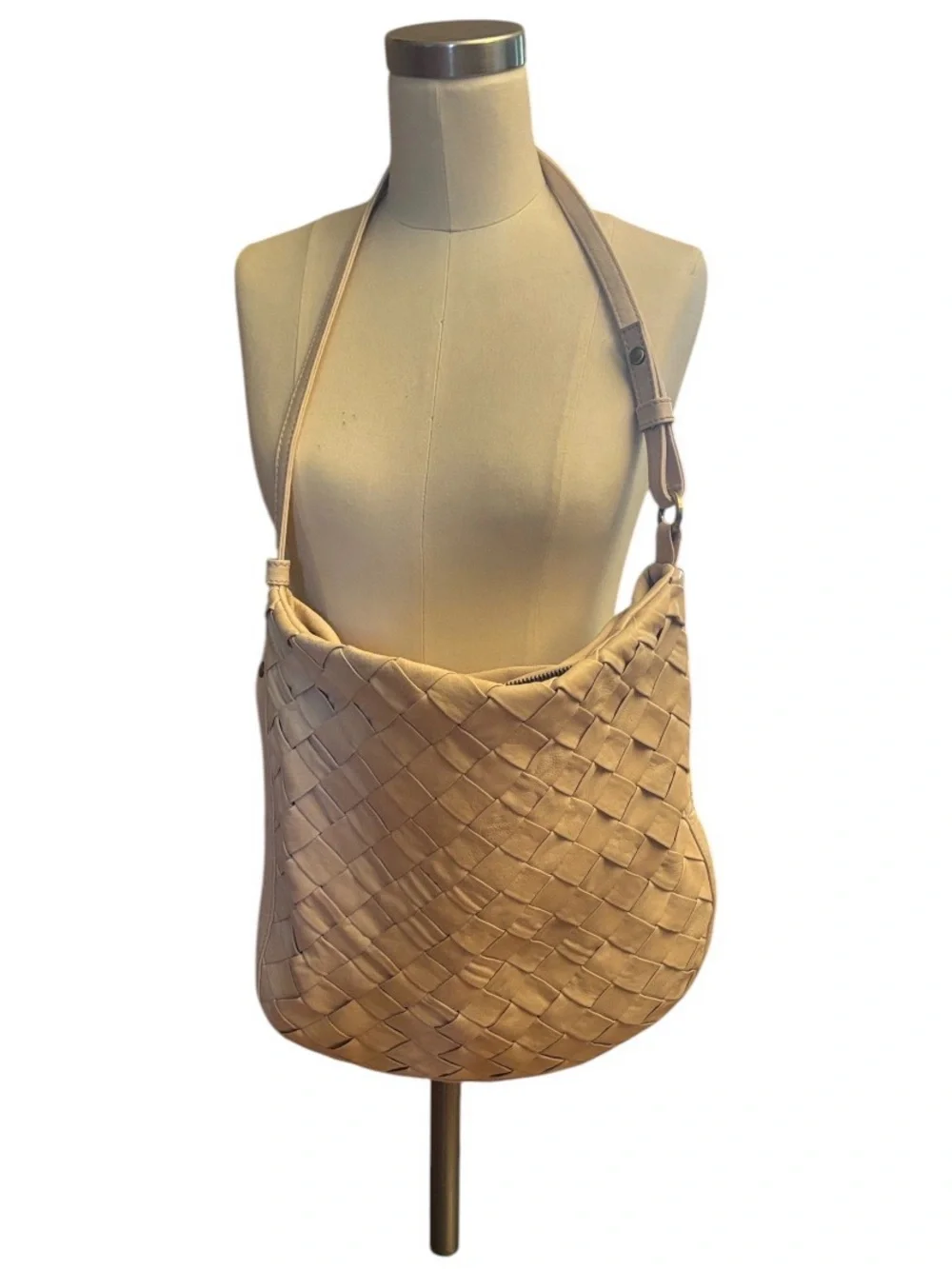 Hobo | White Braided Leather Large Satchel | 90’s Vibe Mom | Hippie Boho Purse